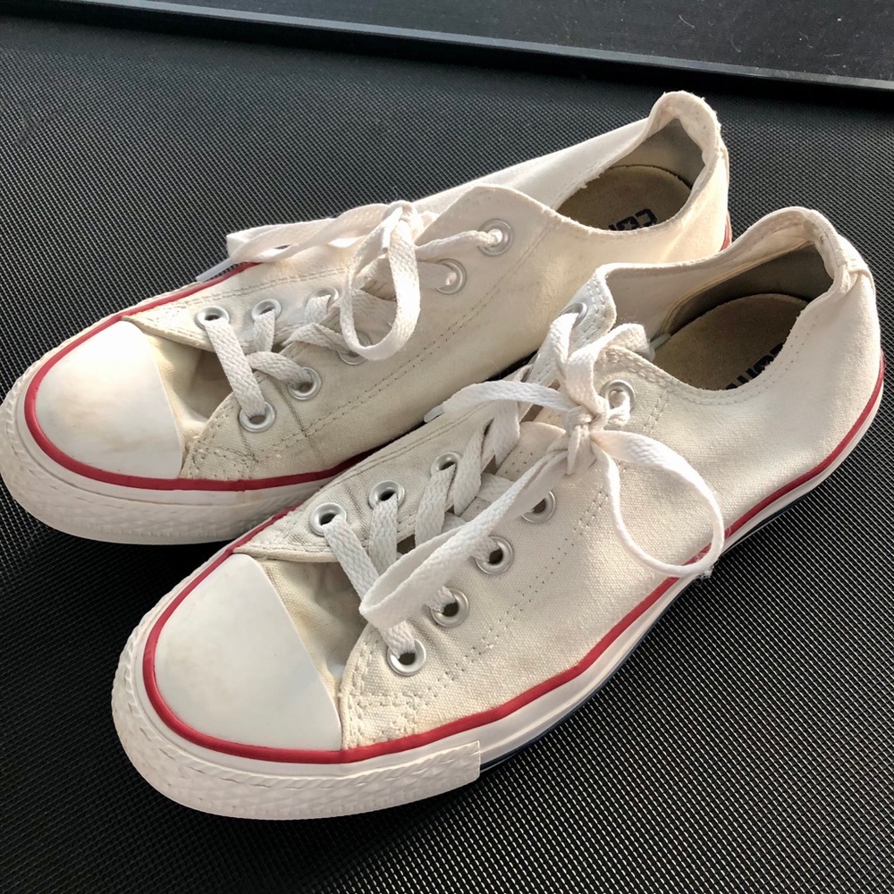 Converse Size 9 Women’s white